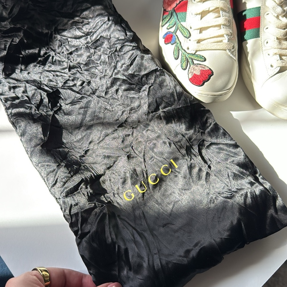 GUCCI SNEAKERS- Gently worn, low top - Picture 3 of 10